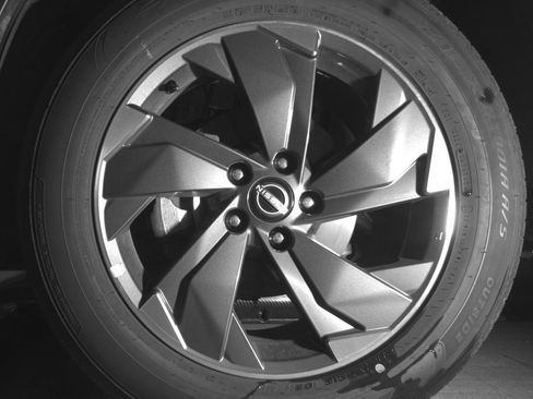 Used 2025 Nissan Rogue SV FWD image 12