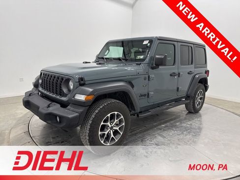 Used 2024 Jeep Wrangler Sport S image 3