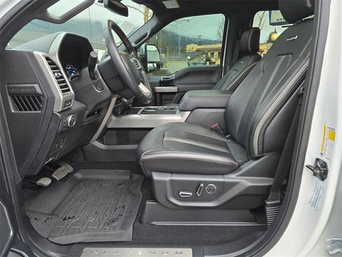 Used 2020 Ford F450 Platinum w/ Camper Package image 27