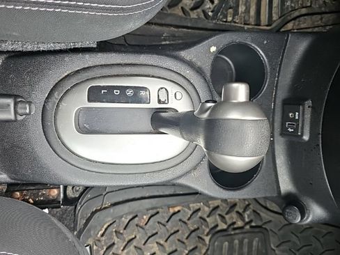 Used 2018 Nissan Versa SV FWD image 11