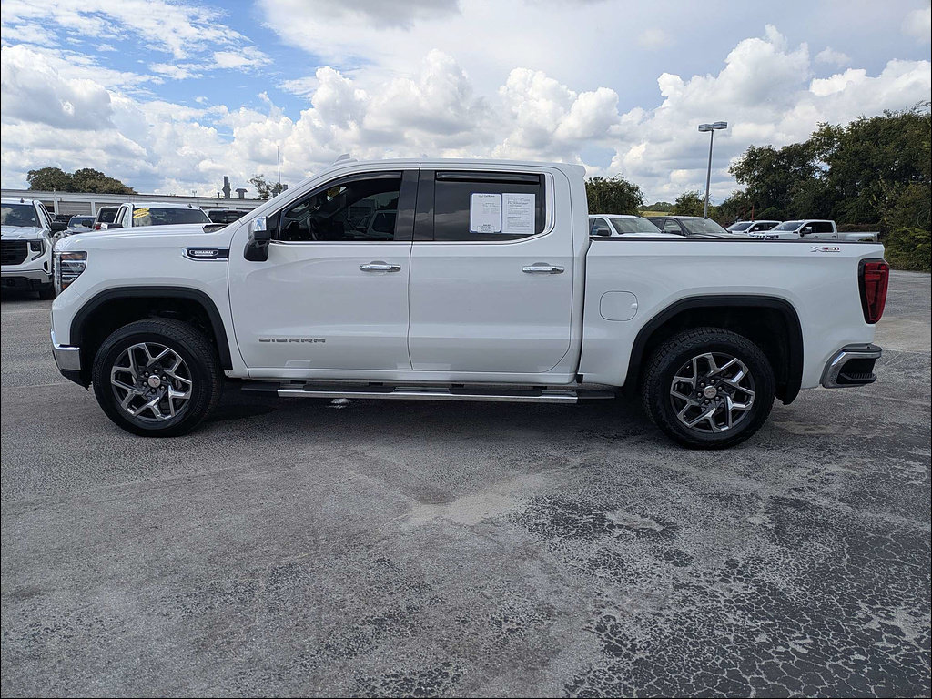Used 2023 GMC Sierra 1500 SLT w/ SLT Premium Package AWD/4WD image 8