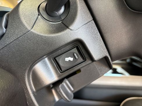 New 2026 RAM 3500 Laramie AWD/4WD image 15