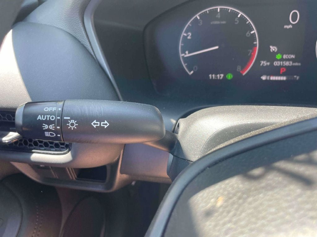 Used 2023 Honda HR-V LX image 23