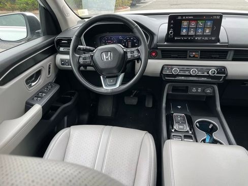 Used 2023 Honda Pilot Elite image 10