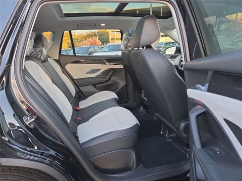 New 2026 Volkswagen Tiguan SE image 27