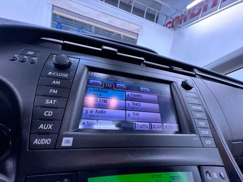 Used 2010 Toyota Prius Five image 24