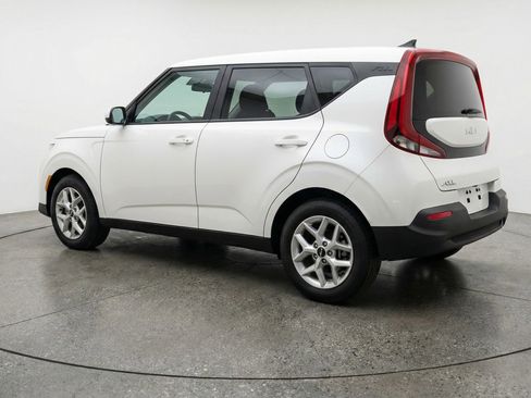 Used 2025 Kia Soul LX w/ LX Technology Package image 6