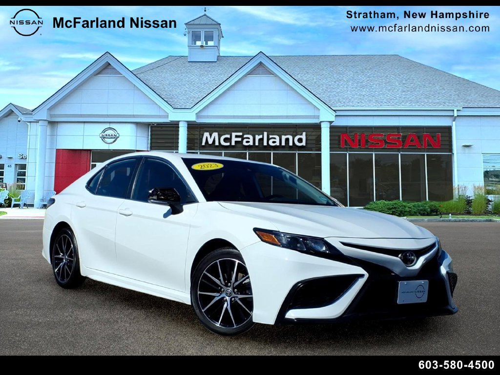 Used 2023 Toyota Camry SE FWD image 1