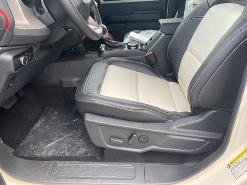 New 2026 Ford Bronco Outer Banks w/ Sasquatch Package AWD/4WD image 8
