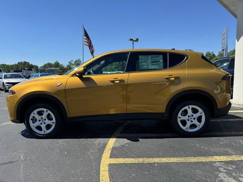 New 2024 Dodge Hornet GT w/ Cold Weather Group image 2