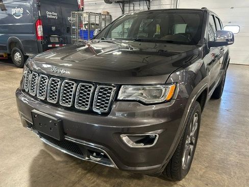 Used 2017 Jeep Grand Cherokee Overland AWD/4WD image 38