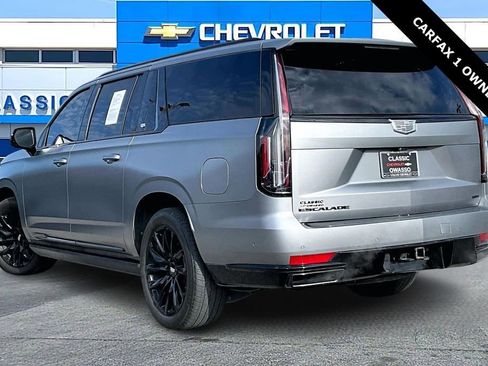 Used 2023 Cadillac Escalade ESV Sport Platinum w/ LPO, ONYX Package image 4
