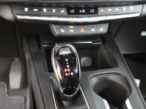 Used 2022 Cadillac XT4 Luxury w/ Driver Awareness Package AWD/4WD image 19
