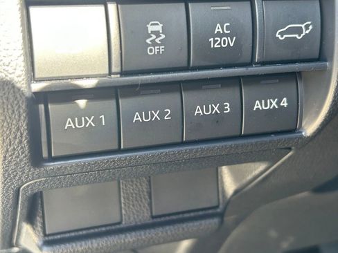 Used 2025 Toyota 4Runner TRD Off-Road Premium AWD/4WD image 28