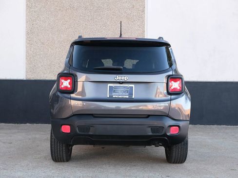 Used 2017 Jeep Renegade Latitude image 16