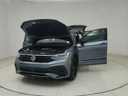 Used 2023 Volkswagen Tiguan SE R-Line image 73