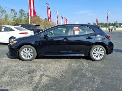 New 2026 Toyota Corolla SE image 3