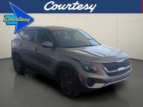 Used 2022 Kia Seltos LX AWD/4WD image 1