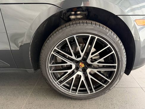 Certified 2026 Porsche Macan AWD/4WD image 13
