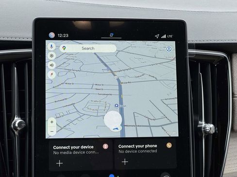 New 2026 Volvo XC90 T8 Plus w/ Protection Package Premier image 3