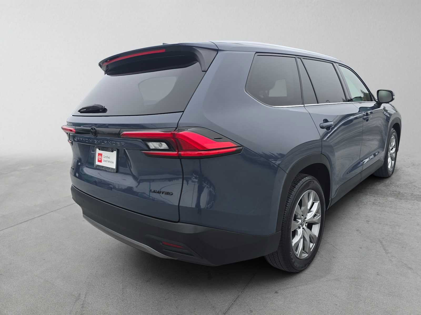 Certified 2024 Toyota Grand Highlander AWD image 3
