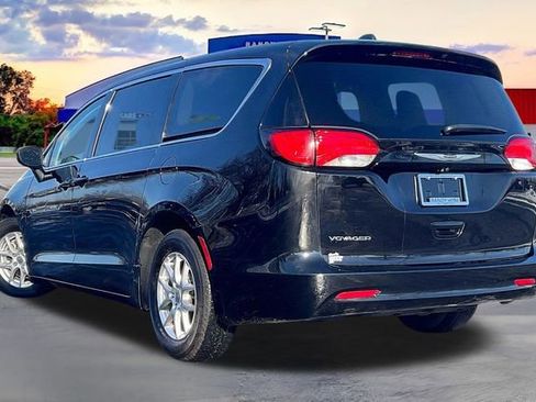 Used 2024 Chrysler Voyager LX image 12