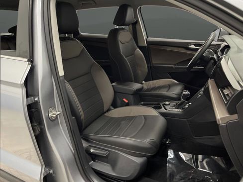 Used 2022 Volkswagen Taos SEL image 28