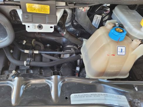 Used 2025 RAM ProMaster 2500 w/ Convenience Group FWD image 20