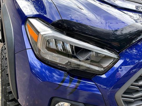 Used 2022 Toyota Tacoma TRD Off-Road image 29