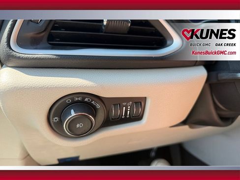 Used 2023 Chrysler Pacifica Touring-L FWD image 19