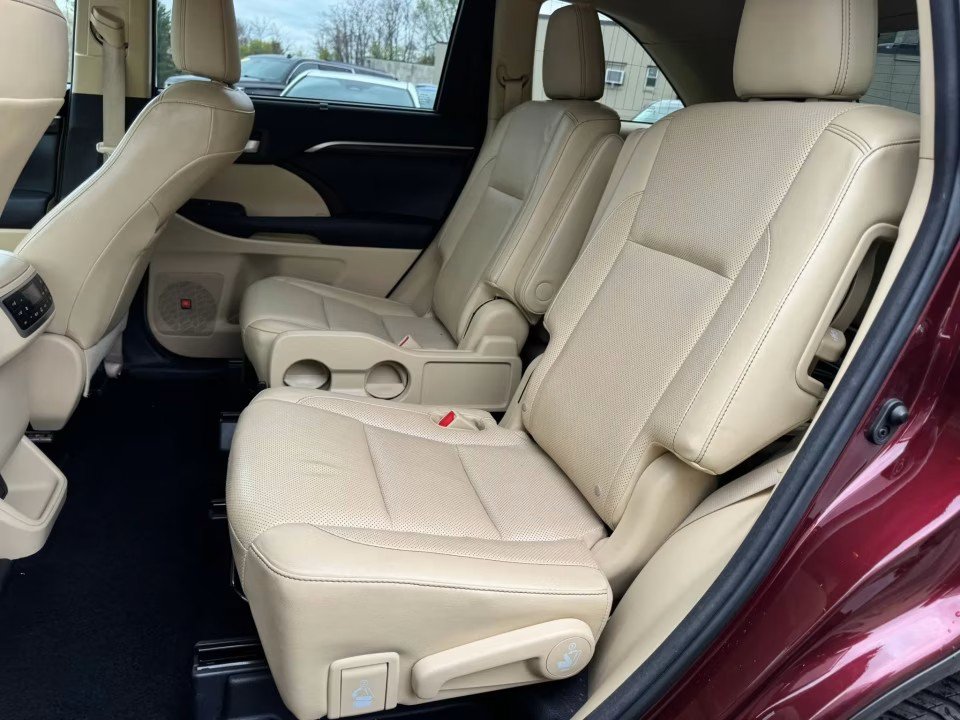 Used 2015 Toyota Highlander Limited Platinum AWD/4WD image 14