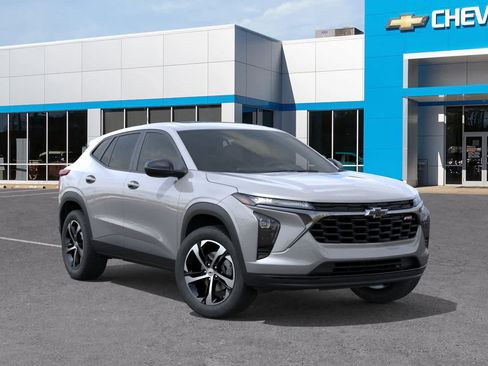 Used 2026 Chevrolet Trax RS w/ Sunroof Package FWD image 7