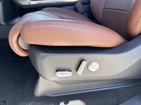 New 2026 Lincoln Navigator Reserve AWD/4WD image 22