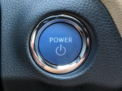 Used 2020 Toyota RAV4 XLE w/ Convenience Package AWD/4WD image 27