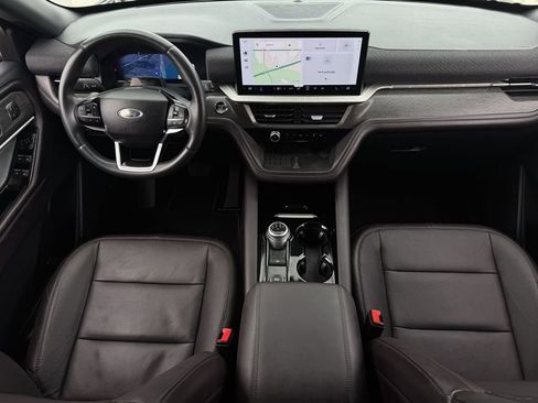 Used 2025 Ford Explorer Platinum w/ LUX Leather Package AWD/4WD image 12