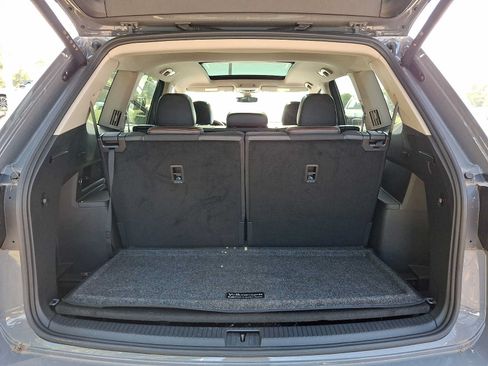 Used 2025 Volkswagen Atlas Peak Edition SE AWD/4WD image 26