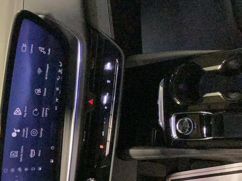 Used 2025 Buick Envision Preferred image 11