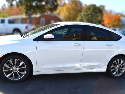Used 2015 Chrysler 200 S w/ Navigation & Sound Group I image 9