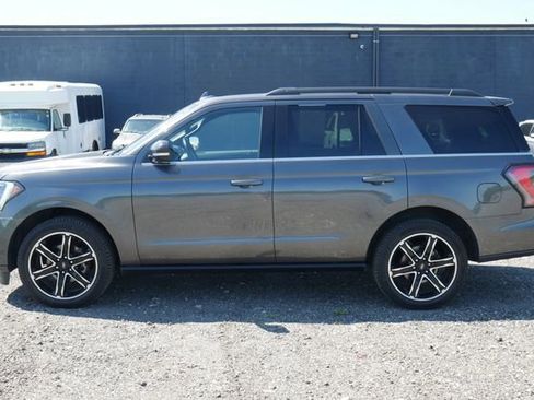 Used 2021 Ford Expedition Limited AWD/4WD image 9