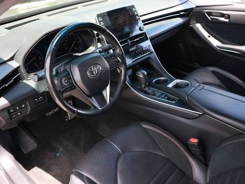 Used 2019 Toyota Avalon Touring FWD image 6