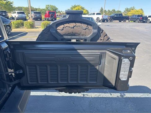 Used 2022 Jeep Wrangler Unlimited Sport AWD/4WD image 36