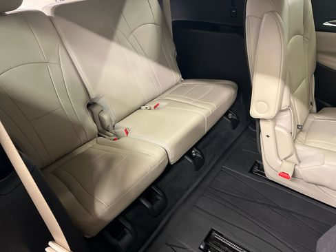 Used 2021 Buick Enclave Essence w/ Sound and Sites Package image 16