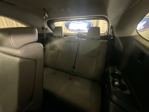 Used 2023 Toyota Highlander XLE AWD/4WD image 11