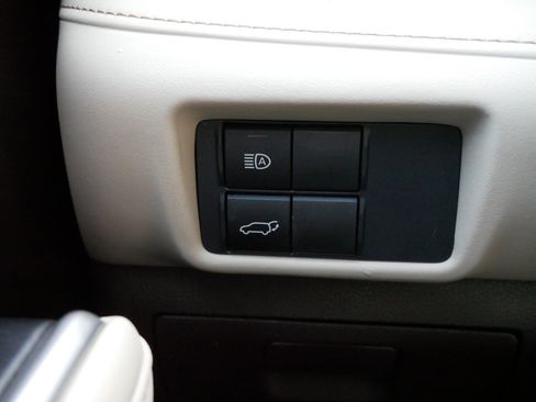 Certified 2021 Toyota Highlander XLE image 27