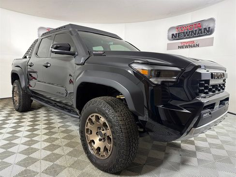 Used 2025 Toyota Tacoma Trailhunter image 1