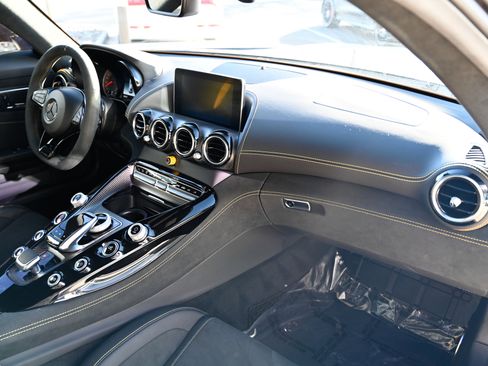 Used 2019 Mercedes-Benz AMG GT R image 39