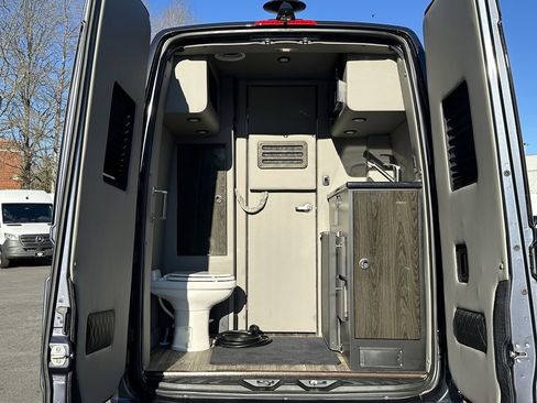 Used 2022 Mercedes-Benz Sprinter 3500 image 28