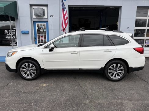 Used 2017 Subaru Outback 2.5i Touring w/ Popular Package #5A image 6