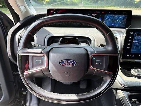 Used 2025 Ford Expedition Max Platinum AWD/4WD image 13