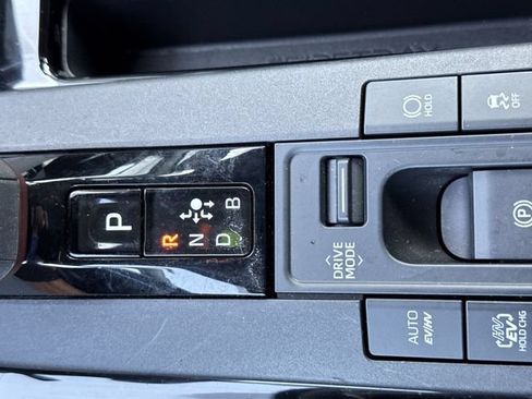 Used 2024 Toyota Prius Prime FWD image 22
